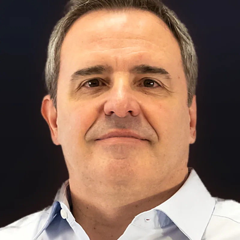 Retrato de Adrián Viani, Mastery Coach de Coaching Global